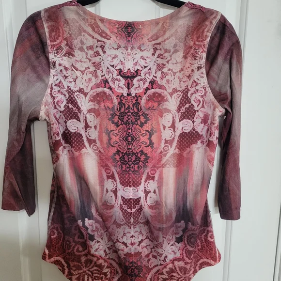 One World Top - Picture 3 of 5